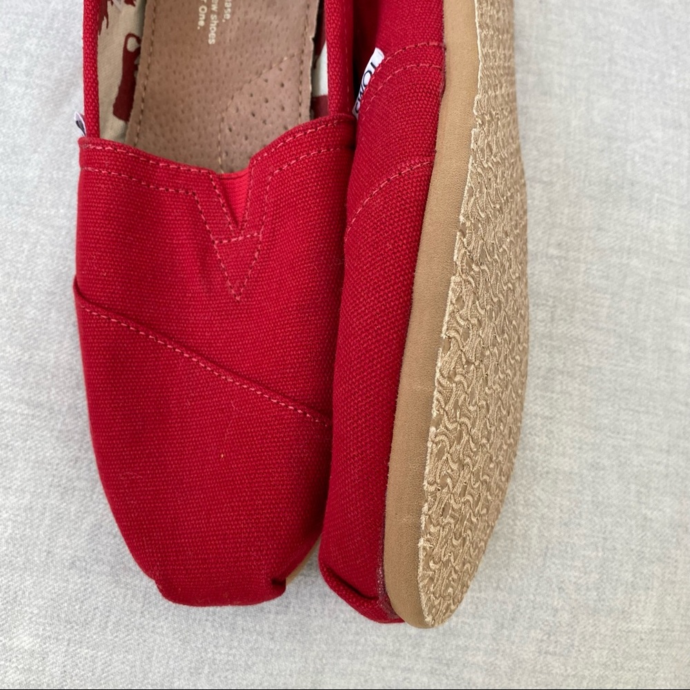 NWOT Toms red canvas shoes - Picture 9 of 16